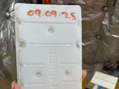 <h3><strong>Replace glueboard if needed</strong></h3><ul><li><p>Write the date on the back of the new board before putting it in.</p></li><li><p>Note in the comments which board was replaced.</p></li></ul><p></p>