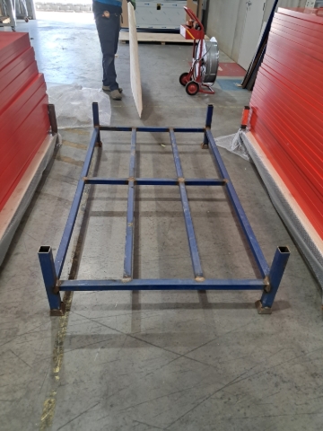 <p>Get your stillage.</p>