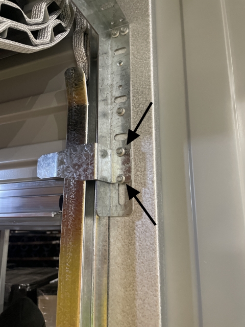 <p>The top stop bracket should look like this once its completed.</p>
