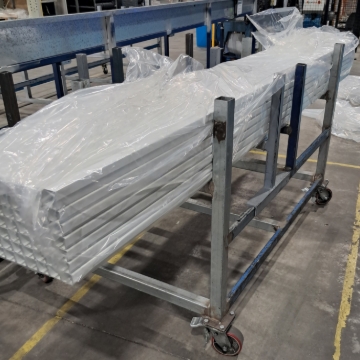 <p>Once you have the amount you need, wrap the plastic around it.</p>