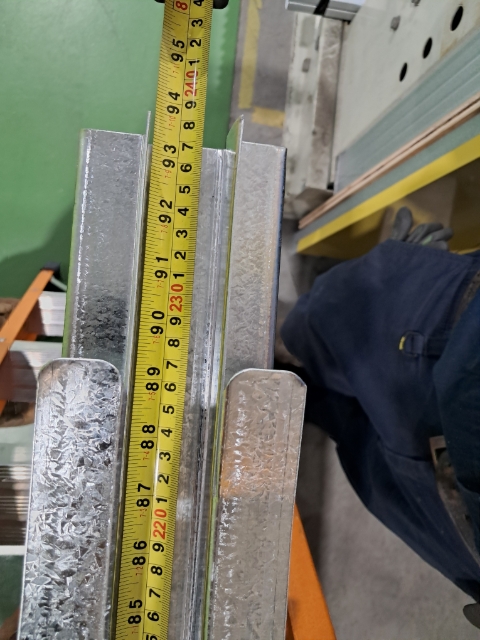 <p>Measure your track.</p><p>Divide the length of your track by 3.</p><p>Example</p><p>2370÷3=790.</p><p>The length of your track divided by 3 is where you will put your screws from each end.</p><p>Different size track will have a different number.</p>