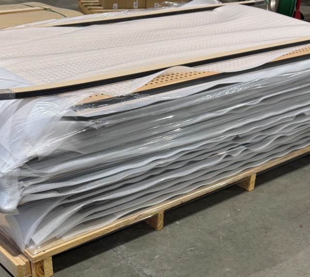 <p><span style="color: rgb(0, 0, 0);">Pack panels face to face with a sheet of foam between each face</span></p><p><span style="color: rgb(0, 0, 0); line-height: 1.4;">Ensure foam over hangs all sides of panels so no board materials are touching </span></p>