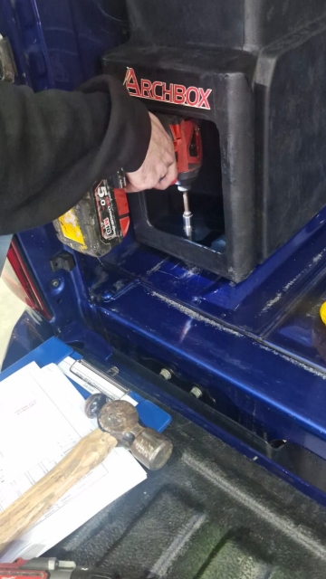 <p>Tighten the bolt to an M8 nyloc nut with an M8 flat head washer.</p>