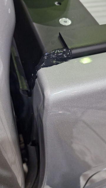 <p>Urethane the front corners to prevent leaks.</p>