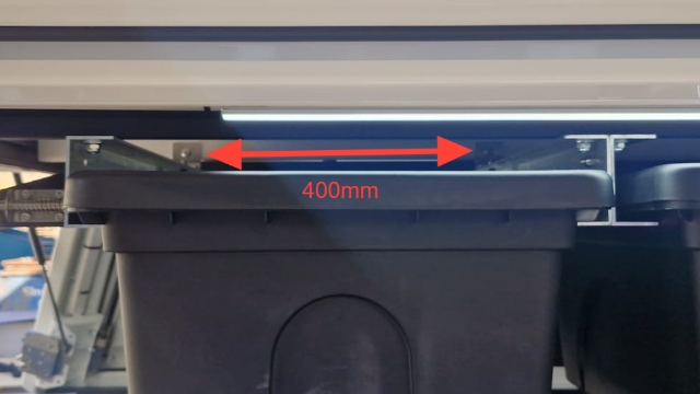 <p>400mm between second bracket and third.</p>