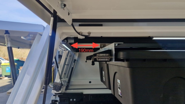 <p>190mm from the third bracket to the low-profile bar.</p>