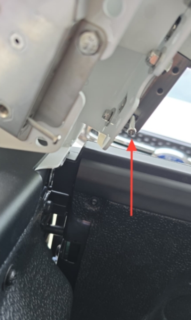 <p>Remove theses screws from each of the 6 latches</p>