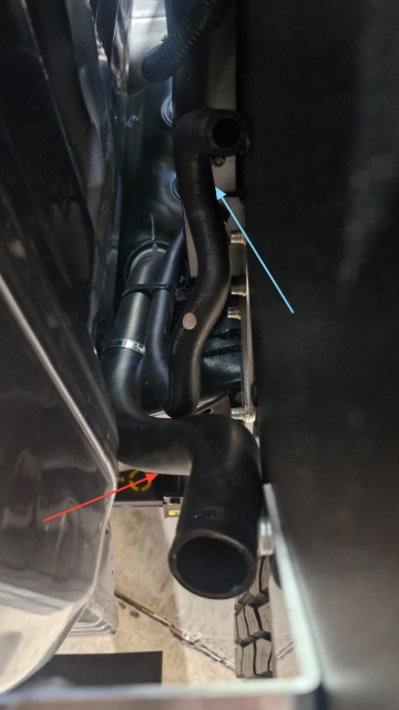 <p>Use the original fuel hose and breather hose; no cuts needed.</p>