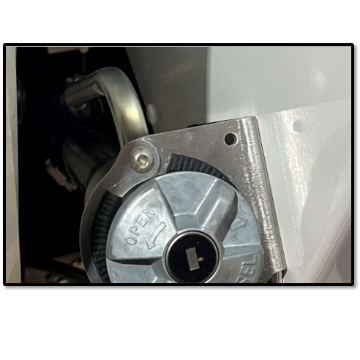 <p>Attach the fuel filler to the bracket (CK107799) and tighten all clamps and bracket to spec.</p>