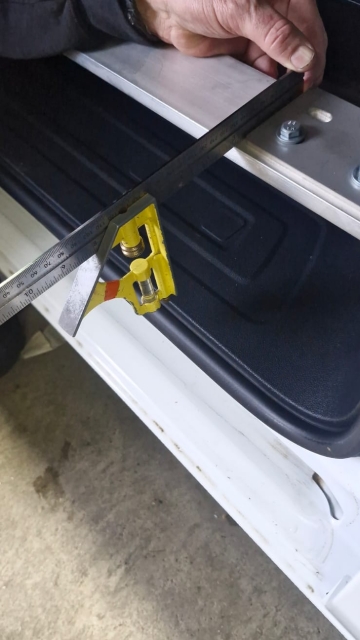 <p>Measure each side to ensure it is the same length.</p><blockquote><p>Line the Yellow tool up with where the arrow is pointed.</p></blockquote><p></p>