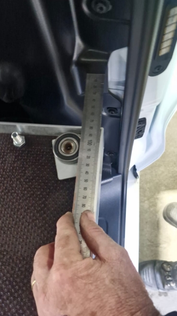 <p>Ensure the drawer is 80mm for the front of the van as shown on both sides.</p>