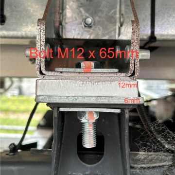 <p>Toyota Hilux EC Back</p><p>Distance to the front of the chassis: 1602.9mm</p><p>Bolt Hole: First hole from outside</p>