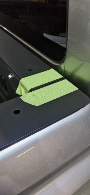 <p>Urethane the corners of the fitting kit.</p>