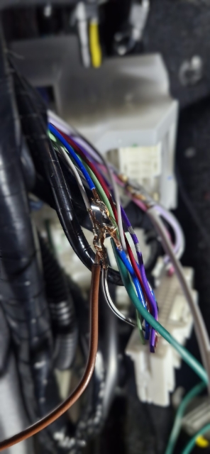 <p>• Connect & Solder: Brown → White/Black | Green → Blue. (Ensure 100% solder coverage).• T-Joint: Cut/strip the solid White wire and place it into the T-Joint.</p>