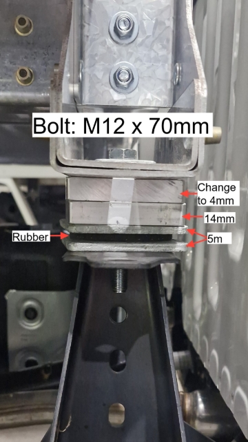 <p>Triton/Navara SC Front</p><p>Distance to the front of the chassis: 28.9mm</p><p>Bolt Hole: Third hole from Outside</p>