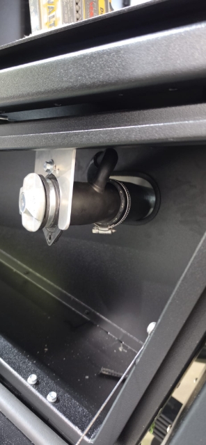 <p>Fit using 2 tek screws</p>