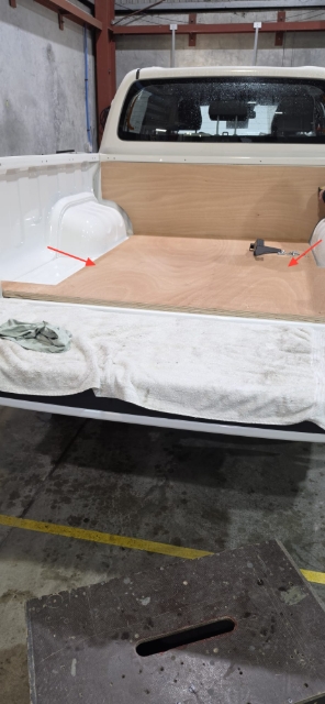 <p>Fit the bottom piece of ply second. Fit to where the arrows are shown.</p>