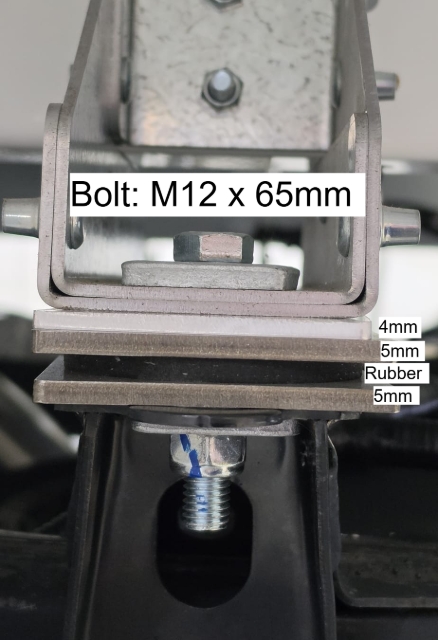 <p>Toyota Hilux SC Third</p><p>Distance to the front of chassis: 1677.9mm</p><p>Bolt hole: First hole from outside</p><p></p>