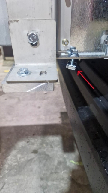 <p>The front of the drawer uses the standard hole as shown. Place a channel nut in the low-profile bar.</p><p>Use M8 x 30mm hex head bolt with an M8 spring washer and a flat head washer. Then tighten.</p>