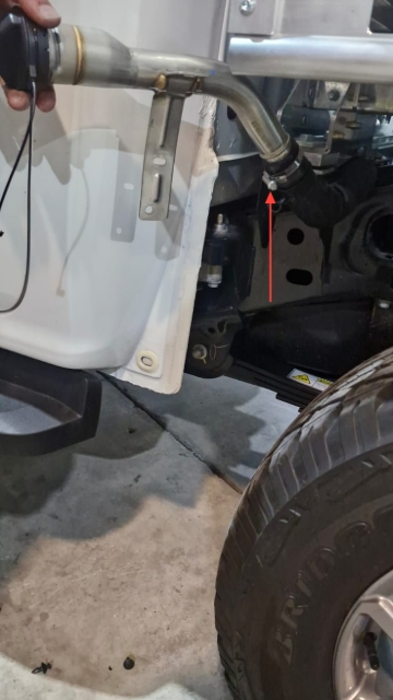 <p>Undo the clamp on the original fuel hose and take the fuel filler out.</p>