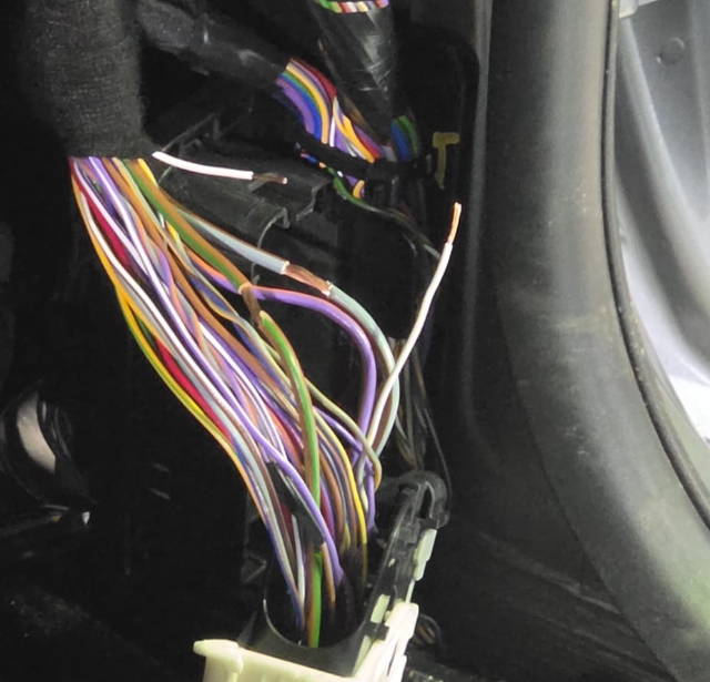 <p>Strip 5-10mm from the 2 wires and split the pure white wire.</p>