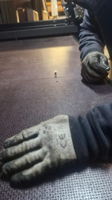 <p>Line the holes in the flase floor up with the stowloks and use M6 CSK bolts.</p>