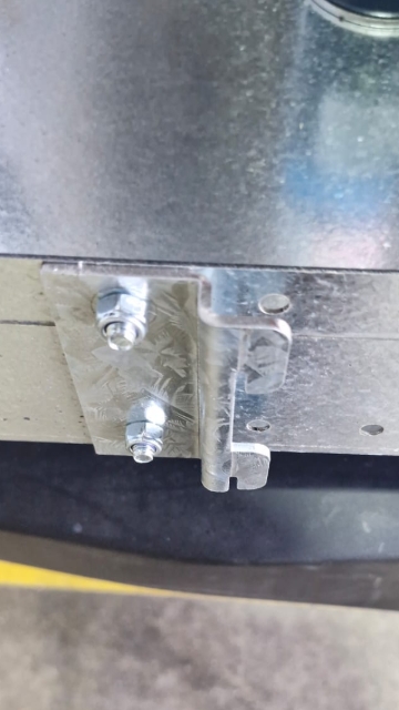 <p>Fit the bracket shown to the shelf to fit to the framing.</p>