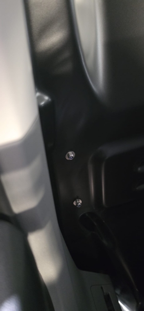 <p>Fit the washers and nuts on the other side.</p>