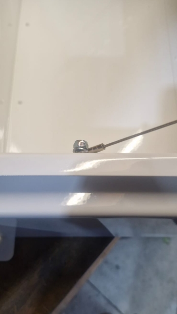 <p>Fit the wire to the side of the box using M6 button head bolt with M6 spring washer and M6 nyloc nut.</p>
