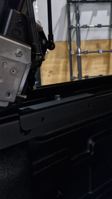 <p>Use the Rear Clamp Brackets (CP108736/37) to hold the rear of the canopy down.</p>