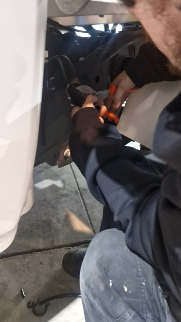 <p>Cut the fuel filler hose so that the hose is facing all the way down with no angle.</p>