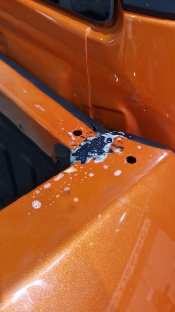 <p>Urethane the corners of the front of the wellside as shown. Ensuring it is tidy.</p>