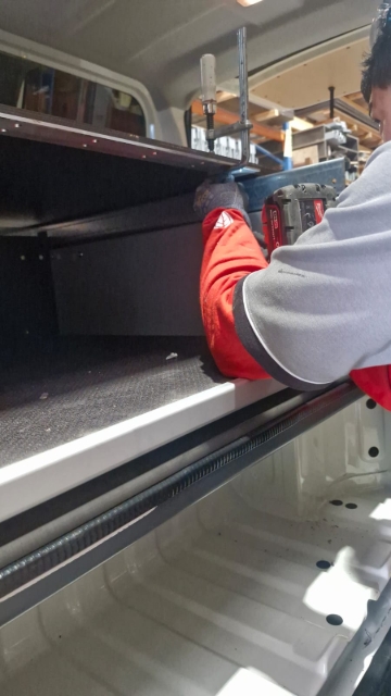 <p>Screw the alloy plate to the false floor.</p>