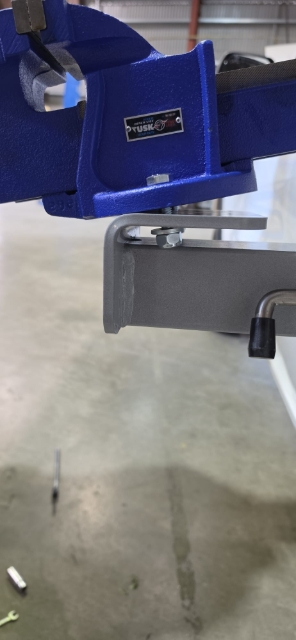 <p>Fit the vice with x2 M12 x 35 bolts and x2 M12 Heavy washers / M12 Nylocs</p>