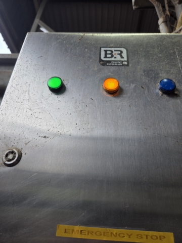 <p>There is power in the box.&nbsp;</p><p><br></p><p>There should be two lights on the control box&nbsp;</p>