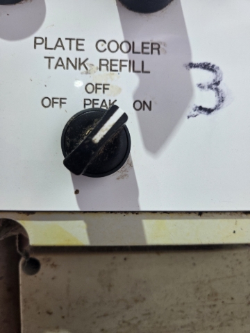 <p>plate cooler tank Refill is the ON position&nbsp;</p>