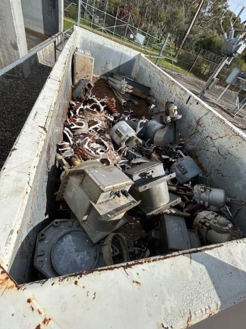 <p>Bring RORO to Dry Creek yard. F100</p><p>Use blue bins provided by Greg and separate steel, copper, ceramic</p><p>Need excavator with grapple or Greg’s centre bogan excavator to lift and separate.</p><p>Hand pick larger ceramic/ pending on how much ceramic- use yard RORO bin- contact yard for disposal</p>
