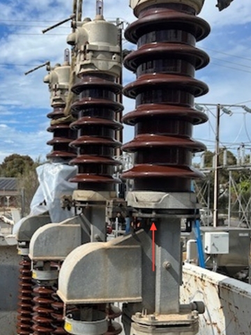 <p>Undo 8-10 bolts and split with wedge and mallet.</p><p><strong>Important: </strong>Suit up! Oil will spill out, do this slowly and be aware the top section does have some pressure.</p><p>Repeat for 3 top sections.</p>