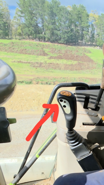 <p>To operate the hydraulic drawbar pin - the switch is on the front of the loader lever </p>