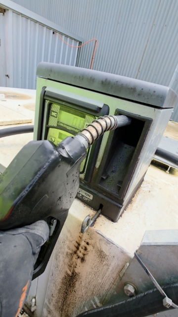<p>Remove Nozzle from the pump</p>