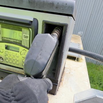 <p>Replace the nozzle back on the pump and ensure it is secure</p>