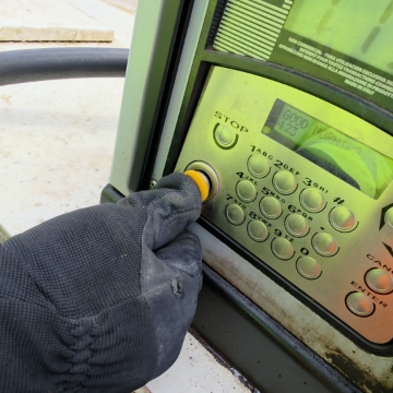 <p>Hold key tag here for a few seconds to reset the pump</p>