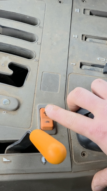 <p>This shift the gears between 1-4 - you do not need the clutch for these ones. </p>