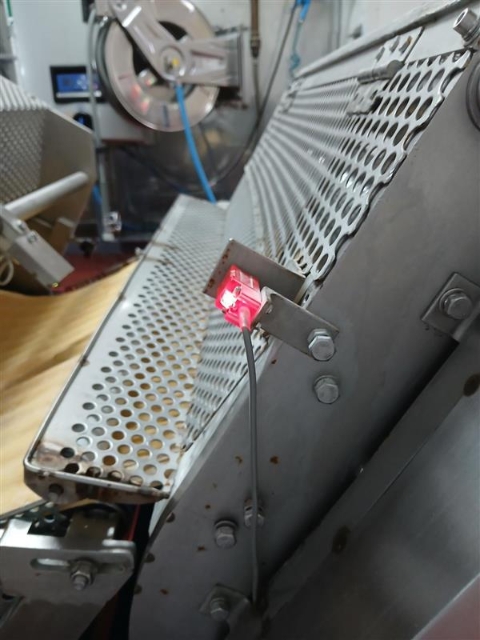 <p><strong>⚠ WARNING</strong></p><ul><li><p>If the sensor light is off, the sensor may be faulty or the guard may not be properly secured.</p></li><li><p>Report to the Team Leader immediately.</p></li></ul><p></p>