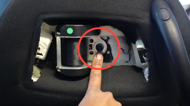 <p>Unscrew this bolt to remove the retractor reel.</p><p></p><p>Remove the retractor reel and belt.</p>