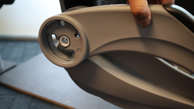 <p>Remove the armrest and replace with the new part.</p>