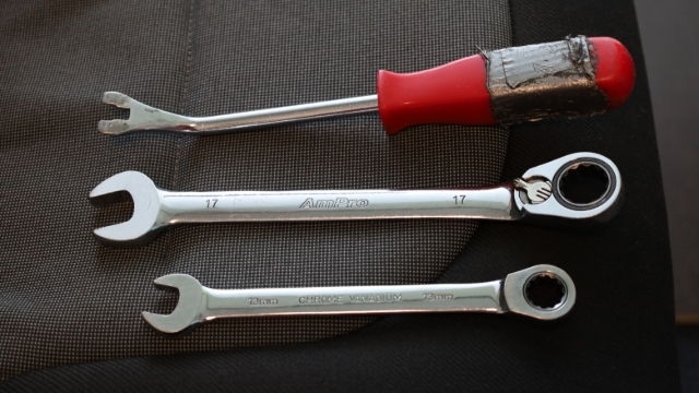 <p>You'll need the following tools:</p><p></p><ul><li><p>Clip Remover</p></li><li><p>17mm Spanner</p></li><li><p>13mm Spanner</p></li></ul><p></p>