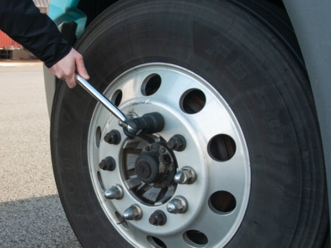 <p><strong>Thread Direction Test</strong></p><ul><li><p>Place a wheel brace or socket on the nut and apply light pressure:</p></li><li><p>If turning anti-clockwise loosens, it is Right-hand thread (RHT).</p></li><li><p>If turning clockwise loosens, it is Left-hand thread (LHT). </p></li></ul><p>Do not force. If the resistance feels wrong re-check markings and consult service manager. </p><p></p>