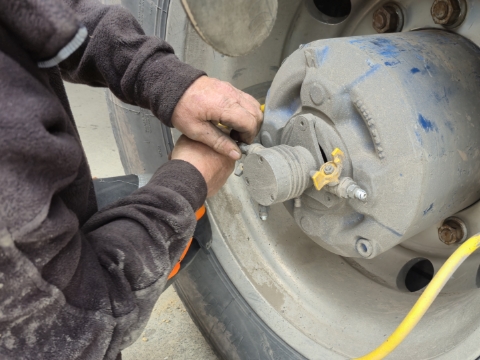 <p><strong>Connecting the Hoses</strong></p><p>Remove the CTI fitting from hoses and screw the hoses on to the taps. </p><p>Re-screw carefully as to not cross-thread them, don’t let the air rushing out make you panic. </p><blockquote><p>Note: Only use silicone based lubricants if you have to, as other sprays can dry out or damage the rubber O-rings in the airlines.</p></blockquote><p></p>