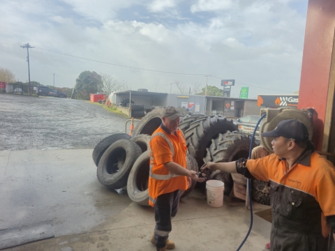 <p><strong>Removing the Lockout Device and Returning the Keys</strong></p><ul><li><p>Remove the lockout device from the lockout station.</p></li></ul><ul><li><p>Remove the commercial vehicle's keys from the lockout device and hand them to the driver.</p></li></ul><blockquote><p>Only remove the keys from the lockout device once the job has been fully completed, all personnel is clear of the commercial vehicle, and all jacks and chocks removed.</p></blockquote><p></p>